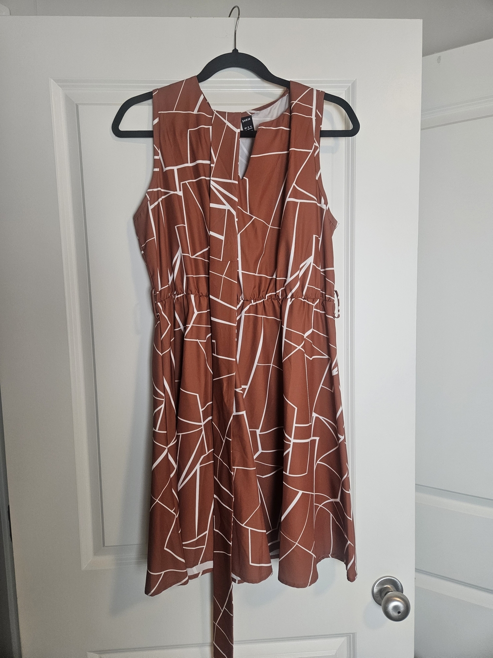 SHEIN Rust Geometric Sleeveless Belted Dress